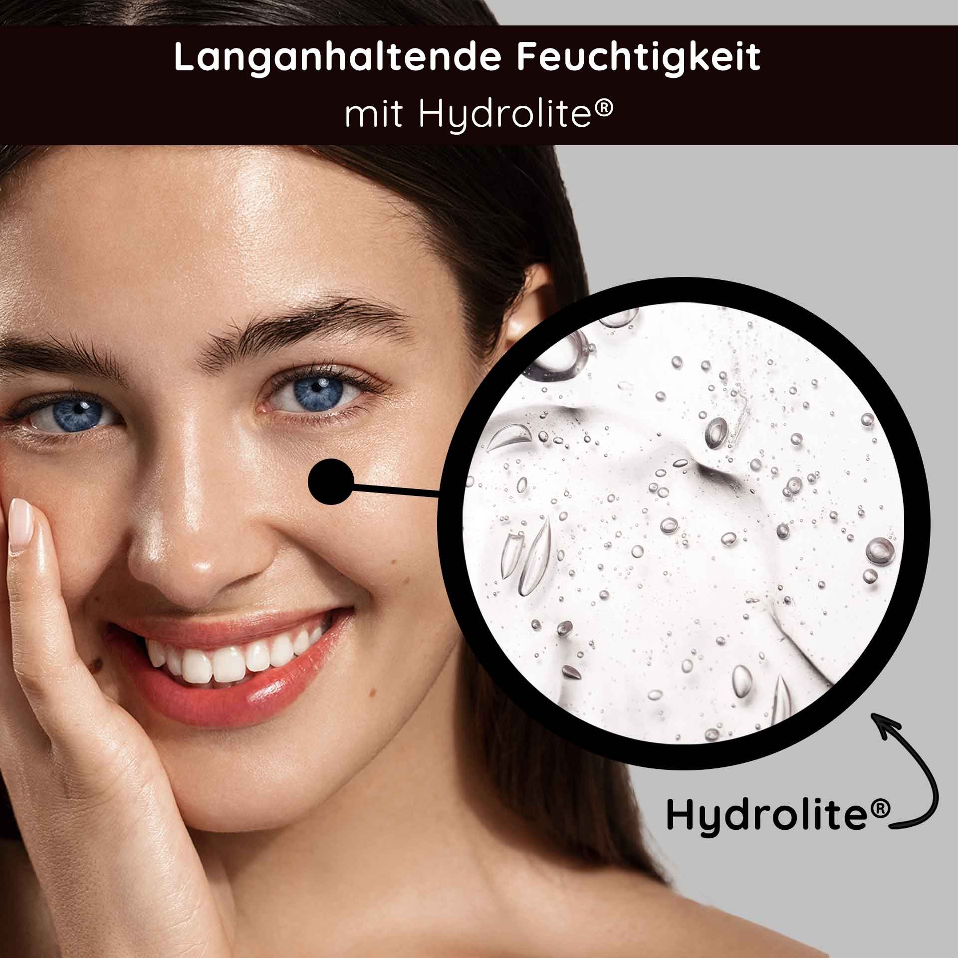 Lächelnde Frau mit strahlender Haut, die die Vorteile von langanhaltender Feuchtigkeit mit Hydrolite® hervorhebt, ergänzt durch eine Nahaufnahme von feuchtigkeitsspendenden Tropfen.
