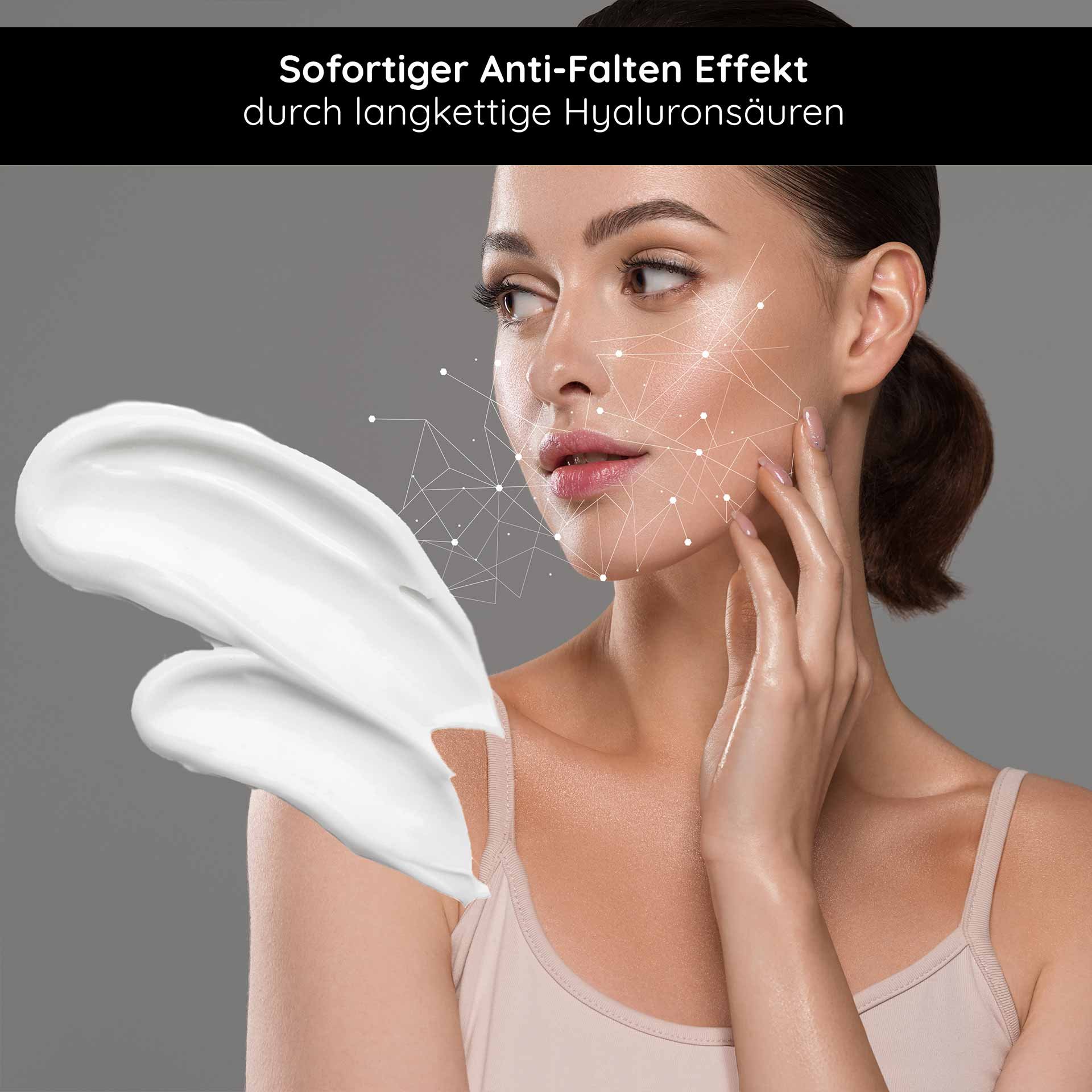 Zarte Gesichtscreme mit sofortigem Anti-Falten-Effekt, Anwendung von langkettigen Hyaluronsäuren, aufgetragen auf das Gesicht einer Frau, die sanft ihre Haut berührt.