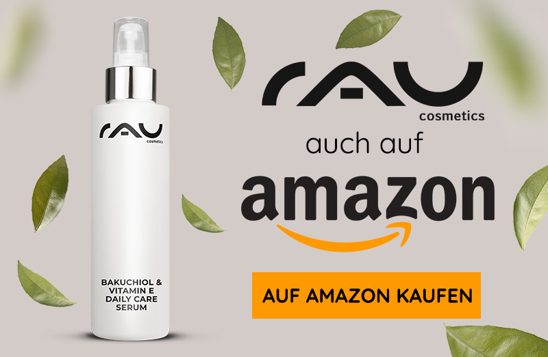 RAU Cosmetics Bakuchiol & Vitamin E Daily Care Serum in einer weißen Flasche mit schwarzem Logo und grünen Blattakzenten.