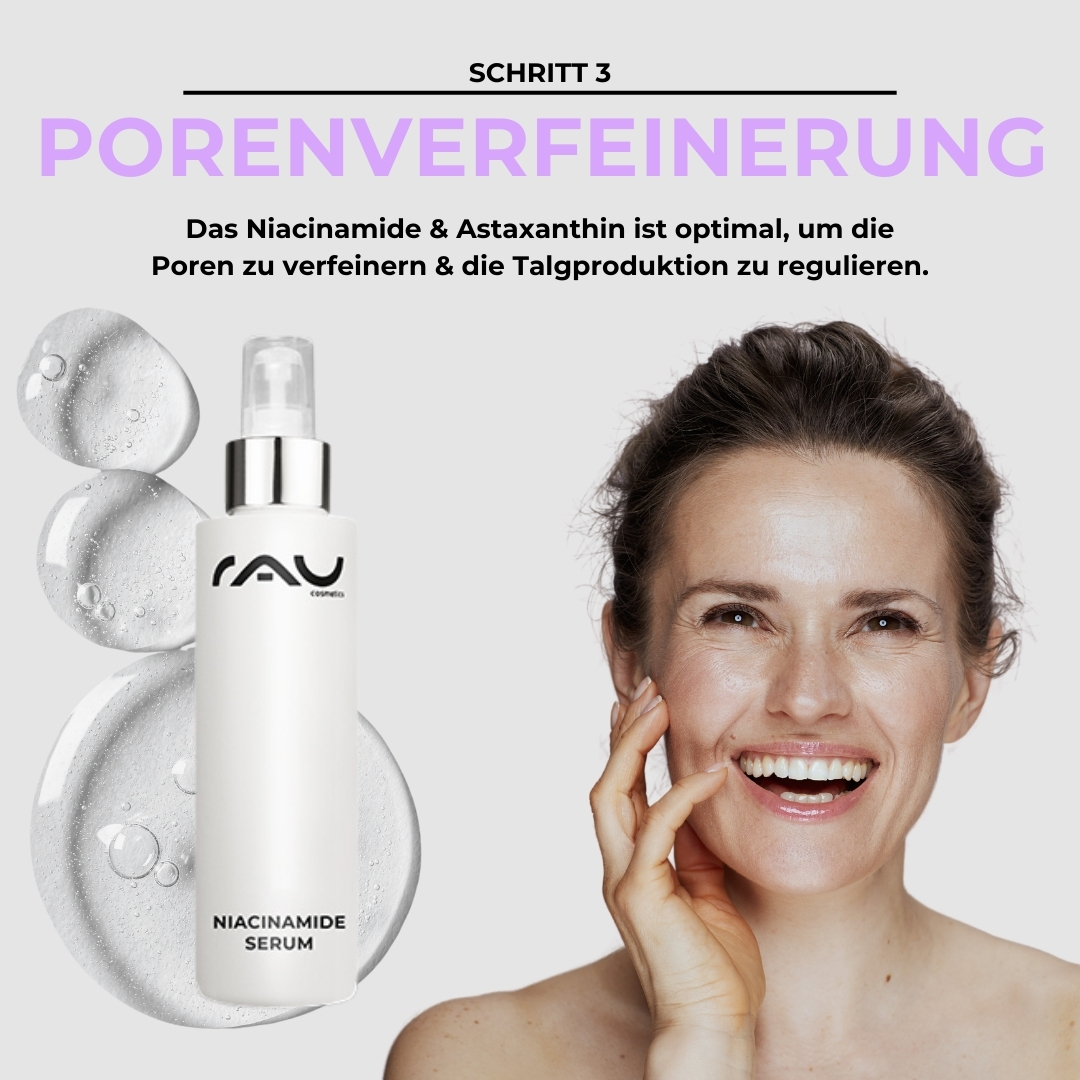 Profi Pflegeroutine bei fettiger Haut Frau mit strahlendem Lächeln und Niacinamid-Serum von RAU Cosmetics, umgeben von Wassertropfen, Schritt 3 der Profi Pflegeroutine für fettige Haut zur Porenverfeinerung.