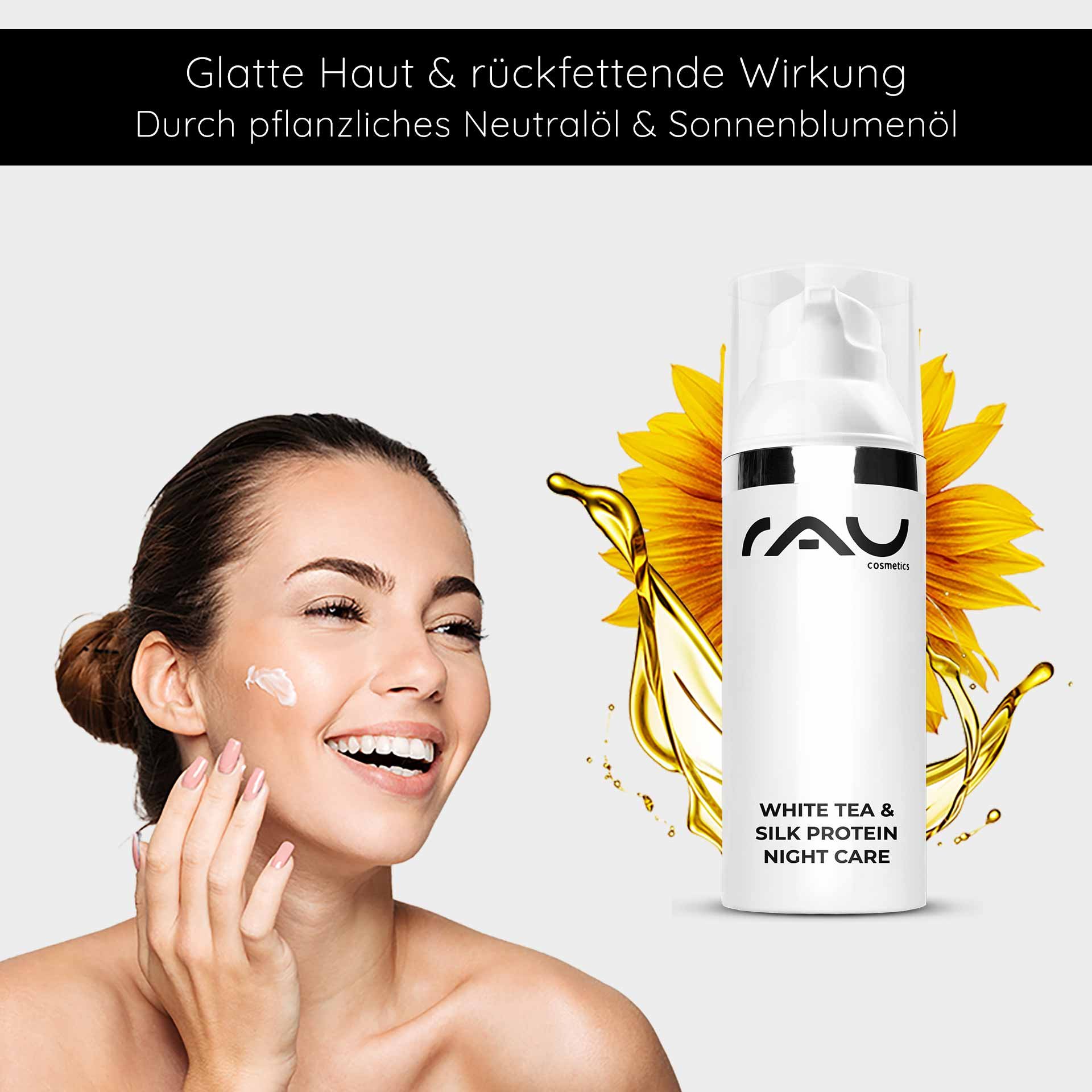 Frau mit strahlendem Lächeln und Gesichtscreme auf der Wange, präsentiert RAU Cosmetics White Tea & Silk Protein Night Care mit Sonnenblumenöl und neutralem Pflanzenöl.