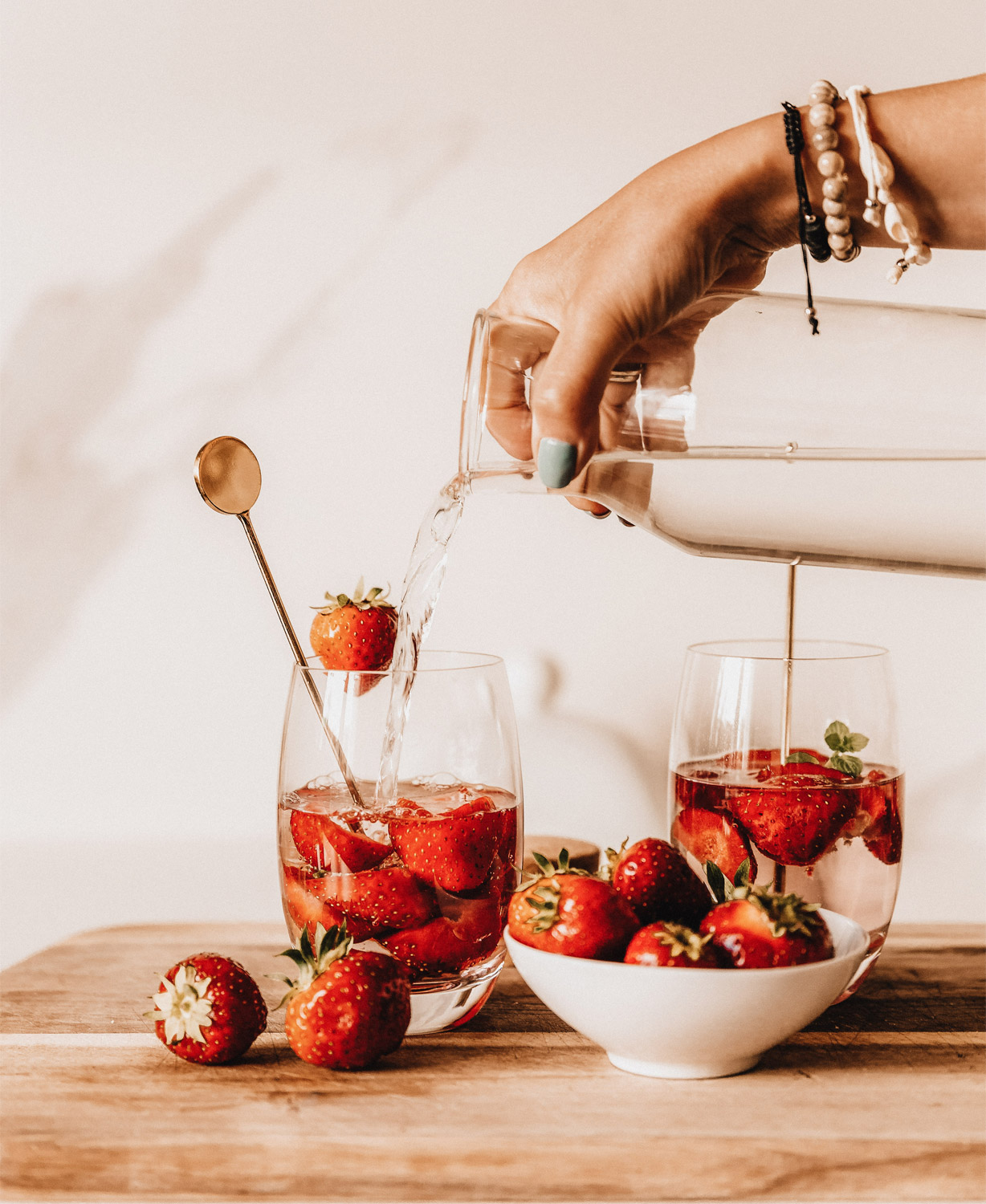 infused-water_Erfrischung_Sommer_Tipps_Haut-pflegen infused-water_Erfrischung_Sommer_Tipps_Haut-pflegen