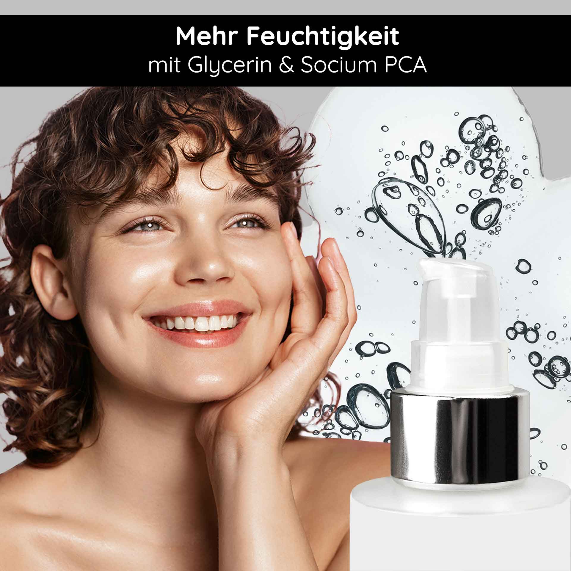 Caviar Pore Minimizer Serum 100 ml with Plankton Extract Lächelnde Frau mit lockigem Haar, die Gesichtspflegeprodukt hält, umgeben von Wasserblasen, betont Feuchtigkeitsvorteile mit Glycerin und Sodium PCA.