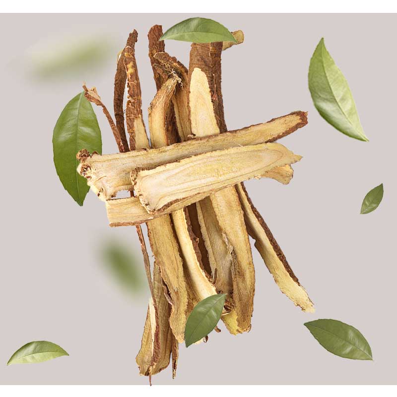 süßholzwurzel-extrakt Süßholzwurzelstücke mit grünen Blättern, dargestellt auf einem neutralen Hintergrund, symbolisieren die natürlichen Inhaltsstoffe des Deep Cleansing 2in1 Gesichtsreinigers von RAU Cosmetics.