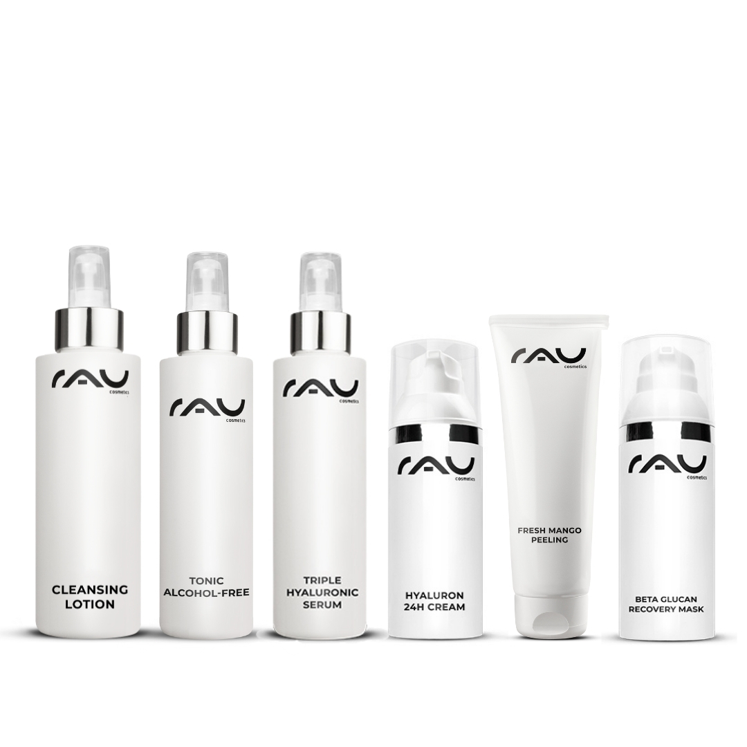 Professional care routine for dry skin RAU Cosmetics Hautpflegeset mit Reinigungslotion, alkoholfreiem Tonic, dreifachem Hyaluronserum, Hyaluron 24H-Creme, Fresh Mango Peeling und Beta Glucan Recovery Mask, entwickelt für die Pflegeroutine trockener Haut.