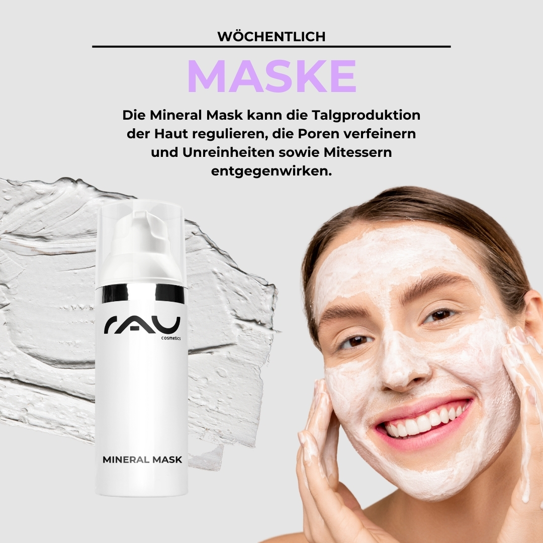 Professional care routine for impure oily skin Mineralmaske von RAU Cosmetics auf das Gesicht einer lächelnden Frau aufgetragen, mit Betonung auf der Hautpflege für fettige und unreine Haut, mit einem Hintergrund aus strukturiertem Maskenprodukt.