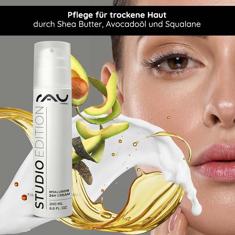 Hyaluron 24h Cream 200 ml mit Sheabutter & Avocadoöl Hyaluron 24h Cream von RAU Cosmetics mit Sheabutter und Avocadoöl, mit dem Gesicht eines Models und Spritzern aus Creme und Öl, die die Feuchtigkeitsversorgung trockener Haut betonen.