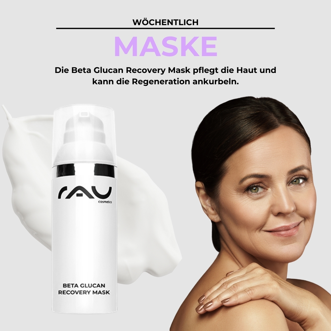Professional care routine for mature skin Frau mit reifer Haut lächelt neben der RAU Beta Glucan Recovery Mask, die in einem eleganten Flakon präsentiert wird, unterstrichen von einem sanften, cremigen Hintergrund.