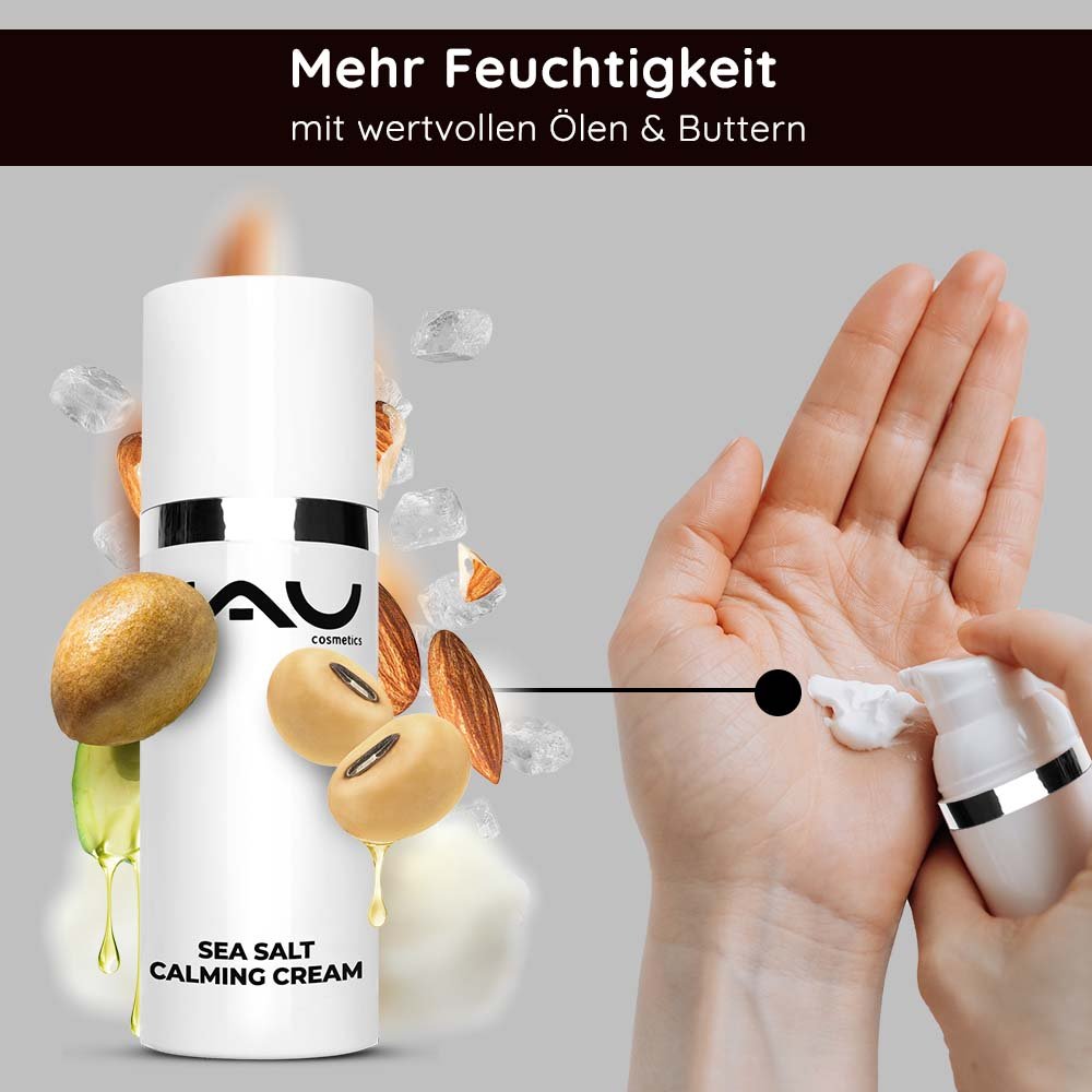 Flasche „Sea Salt Calming Cream“ von RAU Cosmetics mit feuchtigkeitsspendenden Inhaltsstoffen, auf die Hand aufgetragen, mit natürlichen Ölen und Buttern zur Linderung von Hautirritationen.